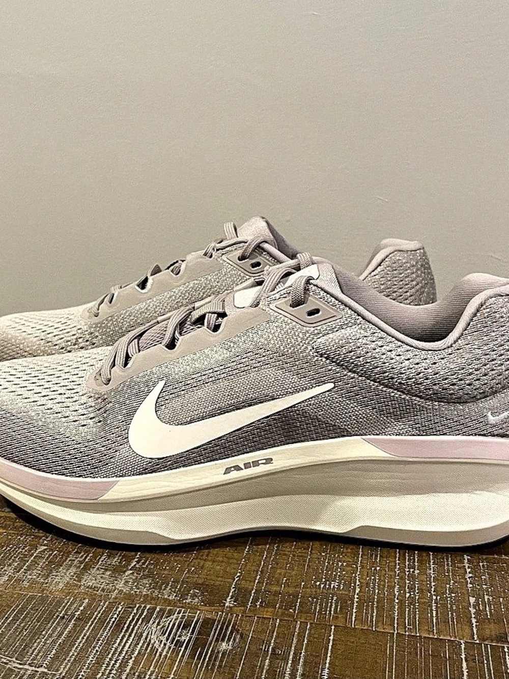 Men’s Nike Winflo 11 Gray Athletic Shoes